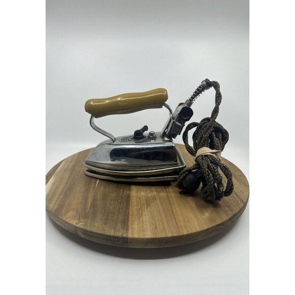 Vintage American Beauty Electric Iron No 66AB Chrome Adjustable Heat Control USA - Picture 4 of 9